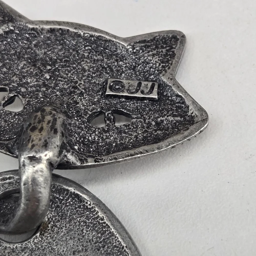 JJ Jonette Brooch Silver Tone Kitty Cat Articulated Large Pin Collectible